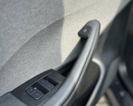 Серый Тесла Модель 3, объемом двигателя 0 л и пробегом 10 тыс. км за 27000 $, фото 26 на Automoto.ua