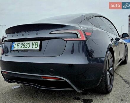 Серый Тесла Модель 3, объемом двигателя 0 л и пробегом 23 тыс. км за 29900 $, фото 9 на Automoto.ua