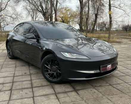 Серый Тесла Модель 3, объемом двигателя 0 л и пробегом 10 тыс. км за 27000 $, фото 4 на Automoto.ua