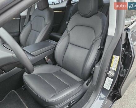 Серый Тесла Модель 3, объемом двигателя 0 л и пробегом 23 тыс. км за 29900 $, фото 20 на Automoto.ua