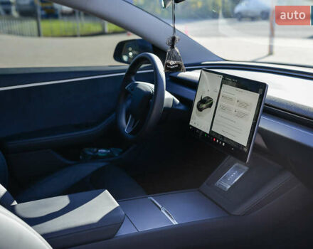 Серый Тесла Модель 3, объемом двигателя 0 л и пробегом 14 тыс. км за 31699 $, фото 6 на Automoto.ua