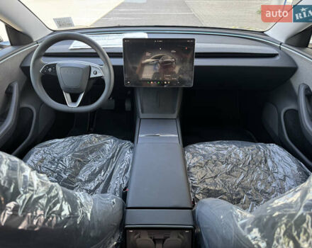 Серый Тесла Модель 3, объемом двигателя 0 л и пробегом 800 тыс. км за 25500 $, фото 10 на Automoto.ua