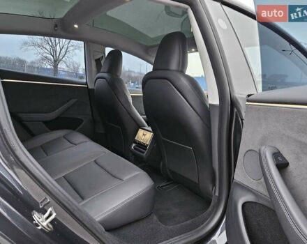 Серый Тесла Модель 3, объемом двигателя 0 л и пробегом 23 тыс. км за 29900 $, фото 29 на Automoto.ua