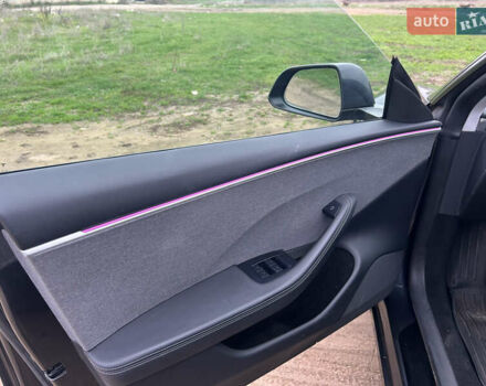 Сірий Тесла Модель 3, об'ємом двигуна 0 л та пробігом 70 тис. км за 26200 $, фото 22 на Automoto.ua