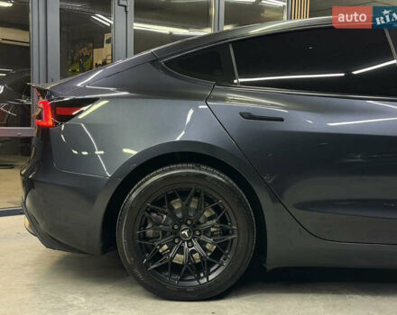 Серый Тесла Модель 3, объемом двигателя 0 л и пробегом 41 тыс. км за 25500 $, фото 17 на Automoto.ua