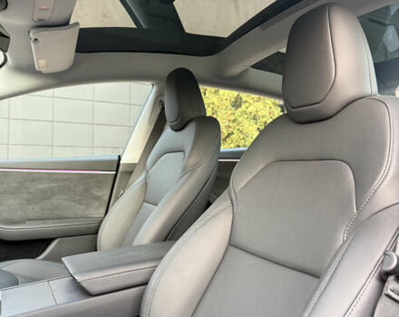 Серый Тесла Модель 3, объемом двигателя 0 л и пробегом 7 тыс. км за 32000 $, фото 28 на Automoto.ua