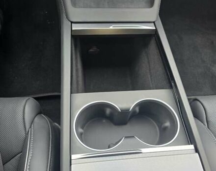 Серый Тесла Модель 3, объемом двигателя 0 л и пробегом 15 тыс. км за 38000 $, фото 20 на Automoto.ua