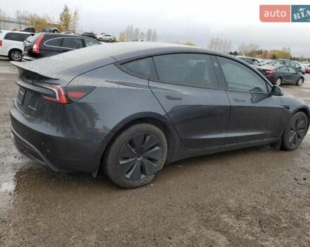 Серый Тесла Модель 3, объемом двигателя 0 л и пробегом 17 тыс. км за 12400 $, фото 2 на Automoto.ua