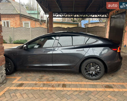 Серый Тесла Модель 3, объемом двигателя 0 л и пробегом 29 тыс. км за 27000 $, фото 6 на Automoto.ua