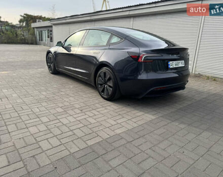 Серый Тесла Модель 3, объемом двигателя 0 л и пробегом 23 тыс. км за 29500 $, фото 6 на Automoto.ua