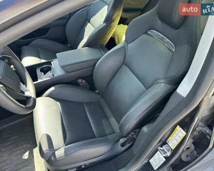 Сірий Тесла Модель 3, об'ємом двигуна 0 л та пробігом 3 тис. км за 39500 $, фото 3 на Automoto.ua