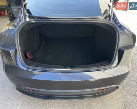 Серый Тесла Модель 3, объемом двигателя 0 л и пробегом 27 тыс. км за 27400 $, фото 10 на Automoto.ua