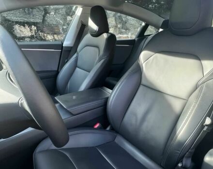 Серый Тесла Модель 3, объемом двигателя 0 л и пробегом 10 тыс. км за 15400 $, фото 9 на Automoto.ua