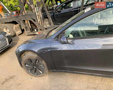 Серый Тесла Модель 3, объемом двигателя 0 л и пробегом 20 тыс. км за 24000 $, фото 11 на Automoto.ua