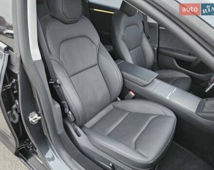 Серый Тесла Модель 3, объемом двигателя 0 л и пробегом 23 тыс. км за 29900 $, фото 31 на Automoto.ua