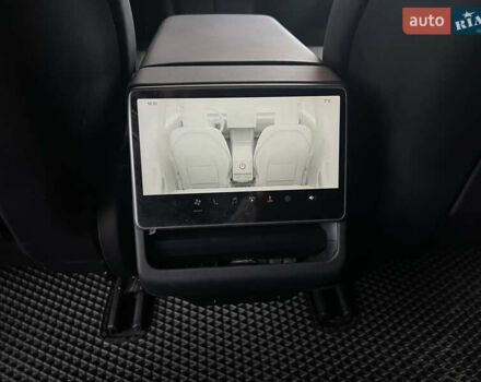 Серый Тесла Модель 3, объемом двигателя 0 л и пробегом 29 тыс. км за 27000 $, фото 11 на Automoto.ua