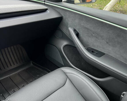 Серый Тесла Модель 3, объемом двигателя 0 л и пробегом 3 тыс. км за 27000 $, фото 39 на Automoto.ua