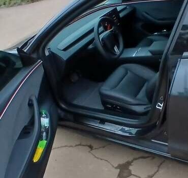 Серый Тесла Модель 3, объемом двигателя 0 л и пробегом 11 тыс. км за 26900 $, фото 20 на Automoto.ua