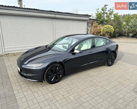 Серый Тесла Модель 3, объемом двигателя 0 л и пробегом 23 тыс. км за 29500 $, фото 4 на Automoto.ua