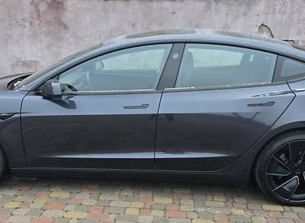 Серый Тесла Модель 3, объемом двигателя 0 л и пробегом 15 тыс. км за 38000 $, фото 4 на Automoto.ua