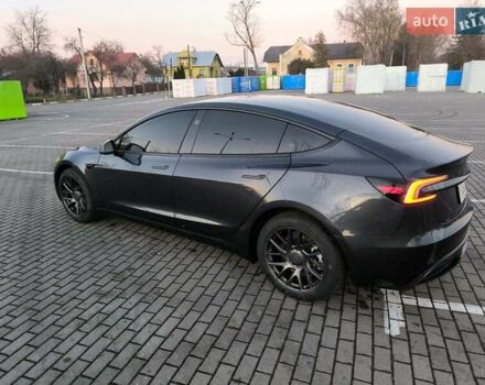 Серый Тесла Модель 3, объемом двигателя 0 л и пробегом 9 тыс. км за 28500 $, фото 4 на Automoto.ua