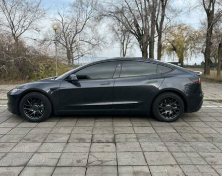 Серый Тесла Модель 3, объемом двигателя 0 л и пробегом 10 тыс. км за 27000 $, фото 6 на Automoto.ua