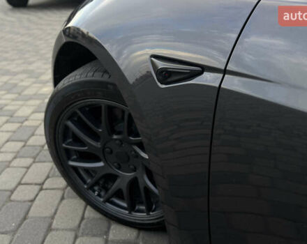 Серый Тесла Модель 3, объемом двигателя 0 л и пробегом 9 тыс. км за 33500 $, фото 28 на Automoto.ua