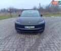 Серый Тесла Модель 3, объемом двигателя 0 л и пробегом 18 тыс. км за 33500 $, фото 3 на Automoto.ua