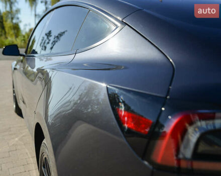 Серый Тесла Модель 3, объемом двигателя 0 л и пробегом 14 тыс. км за 31699 $, фото 37 на Automoto.ua