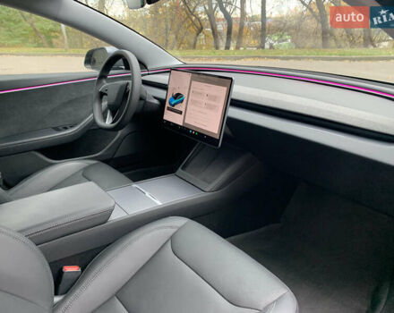 Серый Тесла Модель 3, объемом двигателя 0 л и пробегом 22 тыс. км за 32500 $, фото 26 на Automoto.ua