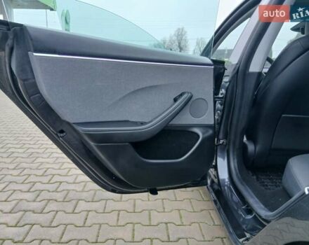 Серый Тесла Модель 3, объемом двигателя 0 л и пробегом 3 тыс. км за 28500 $, фото 13 на Automoto.ua