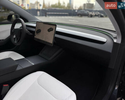 Серый Тесла Модель 3, объемом двигателя 0 л и пробегом 34 тыс. км за 33000 $, фото 14 на Automoto.ua