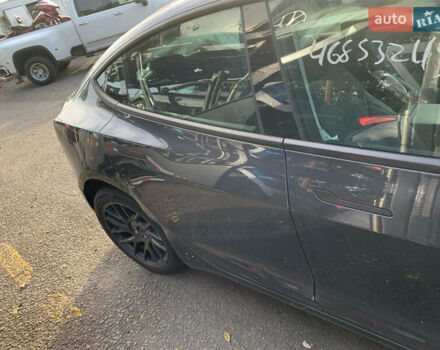 Серый Тесла Модель 3, объемом двигателя 0 л и пробегом 20 тыс. км за 24000 $, фото 4 на Automoto.ua
