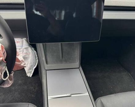 Серый Тесла Модель 3, объемом двигателя 0 л и пробегом 2 тыс. км за 17900 $, фото 5 на Automoto.ua