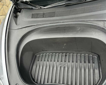 Серый Тесла Модель 3, объемом двигателя 0 л и пробегом 3 тыс. км за 27000 $, фото 37 на Automoto.ua