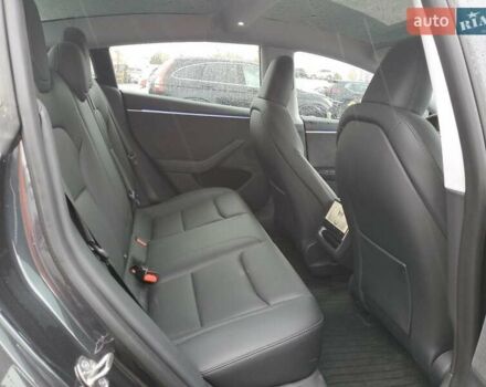 Серый Тесла Модель 3, объемом двигателя 0 л и пробегом 17 тыс. км за 12400 $, фото 9 на Automoto.ua