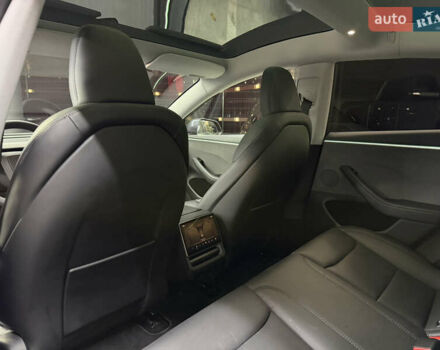 Серый Тесла Модель 3, объемом двигателя 0 л и пробегом 41 тыс. км за 25500 $, фото 22 на Automoto.ua