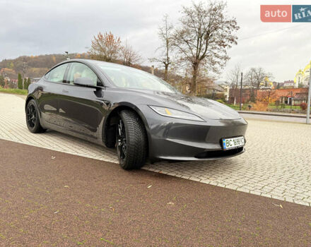 Серый Тесла Модель 3, объемом двигателя 0 л и пробегом 13 тыс. км за 30000 $, фото 1 на Automoto.ua