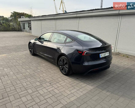 Серый Тесла Модель 3, объемом двигателя 0 л и пробегом 23 тыс. км за 29500 $, фото 7 на Automoto.ua