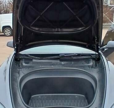 Серый Тесла Модель 3, объемом двигателя 0 л и пробегом 11 тыс. км за 26900 $, фото 13 на Automoto.ua