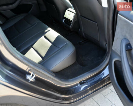Серый Тесла Модель 3, объемом двигателя 0 л и пробегом 14 тыс. км за 31699 $, фото 7 на Automoto.ua