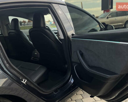 Серый Тесла Модель 3, объемом двигателя 0 л и пробегом 9 тыс. км за 33500 $, фото 26 на Automoto.ua