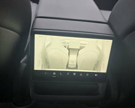 Серый Тесла Модель 3, объемом двигателя 0 л и пробегом 15 тыс. км за 38000 $, фото 21 на Automoto.ua