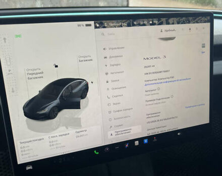 Серый Тесла Модель 3, объемом двигателя 0 л и пробегом 29 тыс. км за 27000 $, фото 9 на Automoto.ua