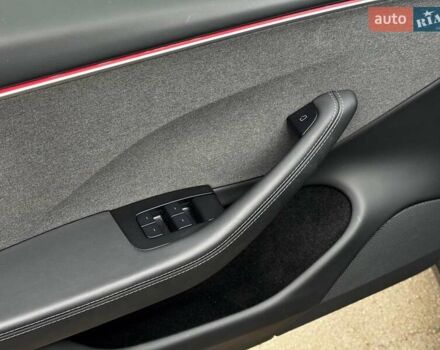 Сірий Тесла Модель 3, об'ємом двигуна 0 л та пробігом 29 тис. км за 26990 $, фото 12 на Automoto.ua