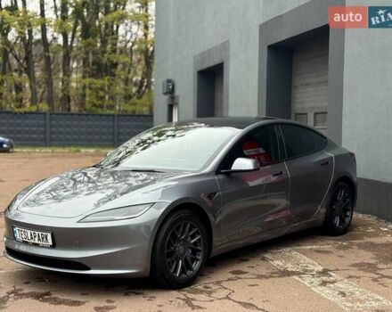 Серый Тесла Модель 3, объемом двигателя 0 л и пробегом 11 тыс. км за 31499 $, фото 3 на Automoto.ua