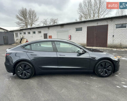 Серый Тесла Модель 3, объемом двигателя 0 л и пробегом 5 тыс. км за 28500 $, фото 3 на Automoto.ua