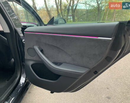 Серый Тесла Модель 3, объемом двигателя 0 л и пробегом 22 тыс. км за 32500 $, фото 29 на Automoto.ua