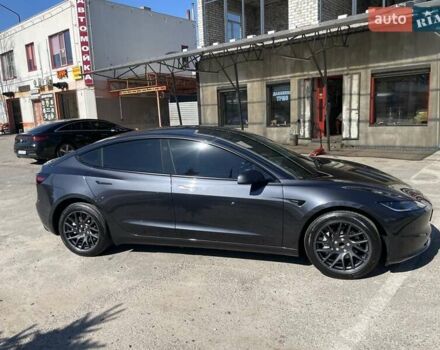 Серый Тесла Модель 3, объемом двигателя 0 л и пробегом 27 тыс. км за 27400 $, фото 4 на Automoto.ua