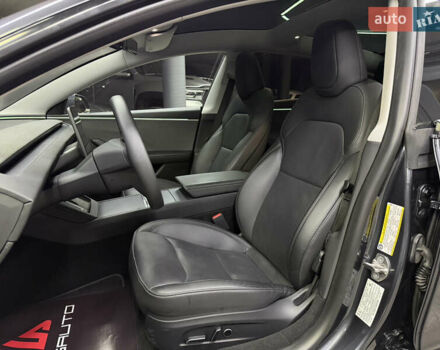 Серый Тесла Модель 3, объемом двигателя 0 л и пробегом 41 тыс. км за 25500 $, фото 18 на Automoto.ua